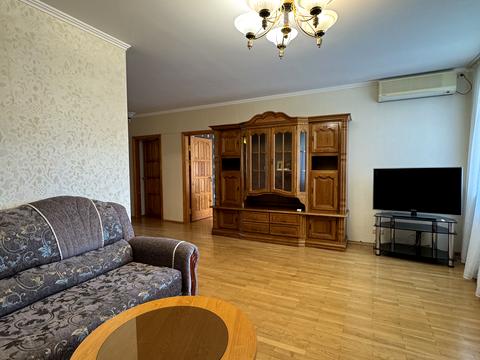 квартира за адресою Оболонська вул., 12
