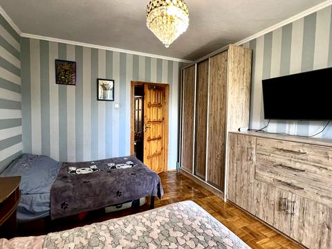 квартира за адресою Юності вул., 1
