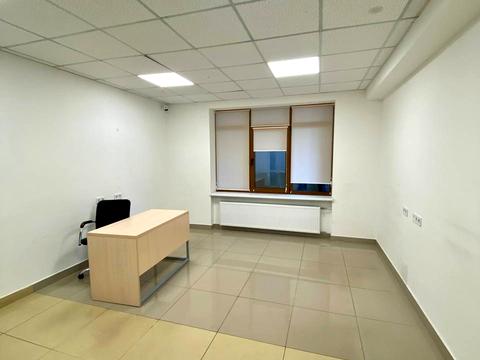 комерційна за адресою Крутогірний узвіз (Рогальова), 1