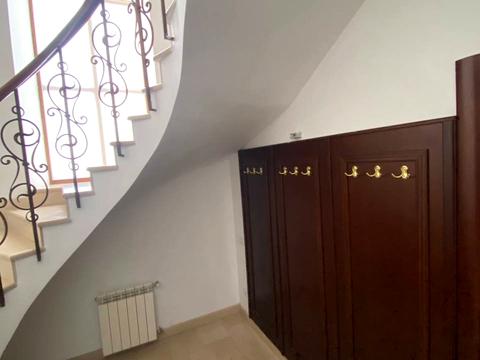 комерційна за адресою Крутогірний узвіз (Рогальова), 1