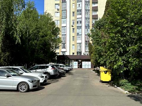 комерційна за адресою Данила Галицького вул., 16б
