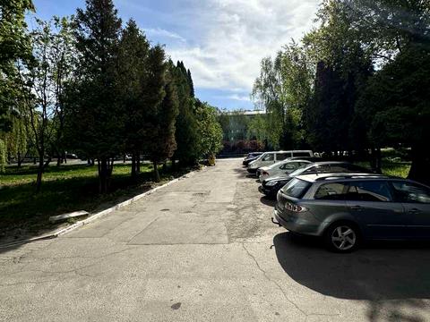 комерційна за адресою Данила Галицького вул., 16б