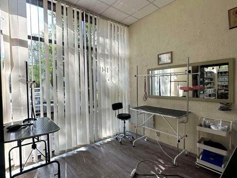 комерційна за адресою Данила Галицького вул., 16б