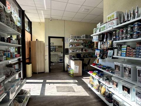 комерційна за адресою Данила Галицького вул., 16б