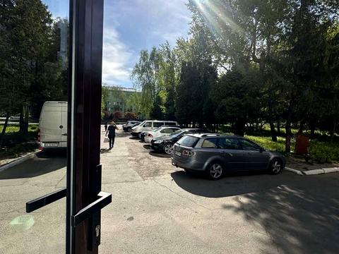 комерційна за адресою Данила Галицького вул., 16б