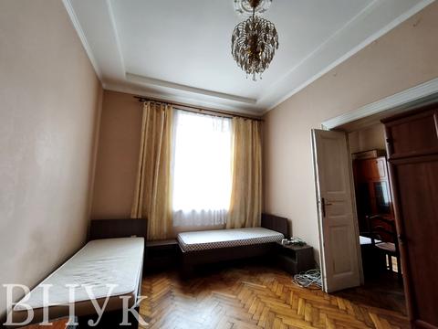 квартира за адресою Шпитальна вул., 13