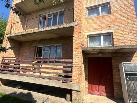 будинок за адресою Комарова вул.
