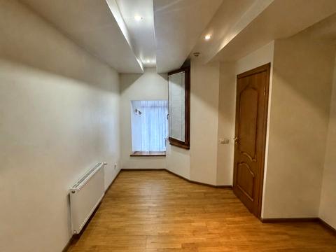комерційна за адресою Личаківська вул. (), 47