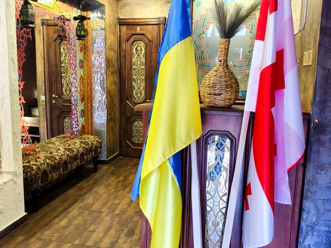 комерційна за адресою Левка Лук'яненка вул. (Маршала Тимошенка), 29