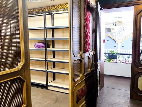 комерційна за адресою Левка Лук'яненка вул. (Маршала Тимошенка), 29
