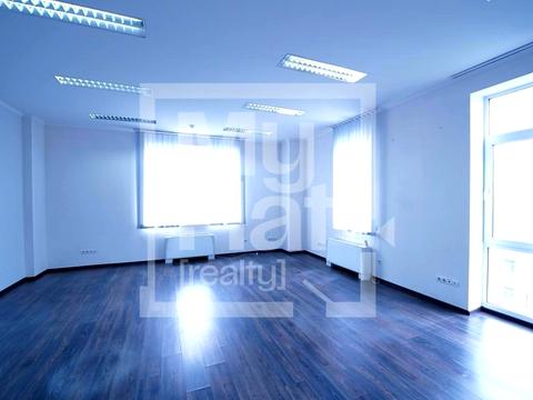 комерційна за адресою Саксаганського вул., 33в