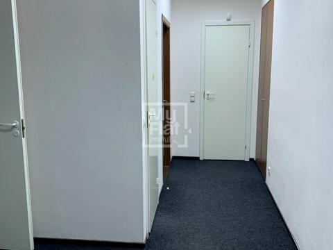 комерційна за адресою Інститутська вул., 24/7