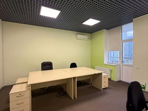 комерційна за адресою Дніпровська набережна вул., 26-Д
