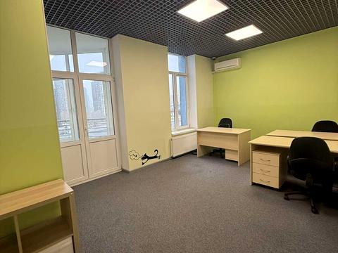 комерційна за адресою Дніпровська набережна вул., 26-Д