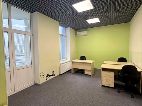комерційна за адресою Дніпровська набережна вул., 26-Д