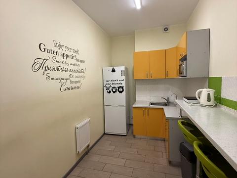 комерційна за адресою Дніпровська набережна вул., 26-Д