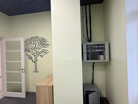 комерційна за адресою Дніпровська набережна вул., 26-Д