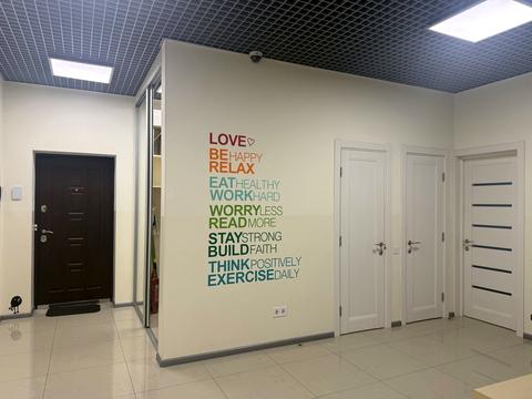 комерційна за адресою Дніпровська набережна вул., 26-Д