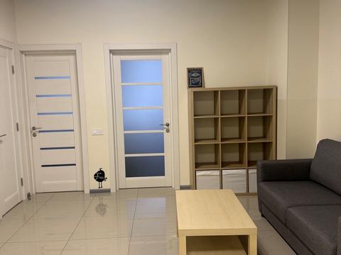 комерційна за адресою Дніпровська набережна вул., 26-Д