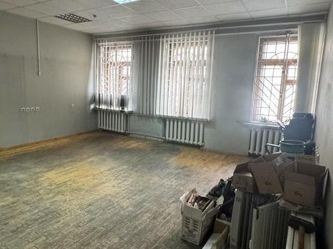 комерційна за адресою Воскресенська вул. (Леніна), 17