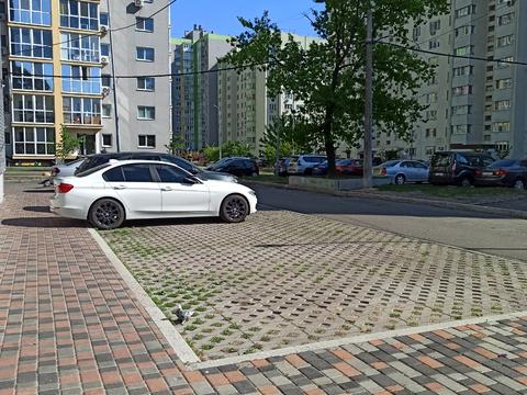 квартира за адресою Миколи Вінграновського вул., 2