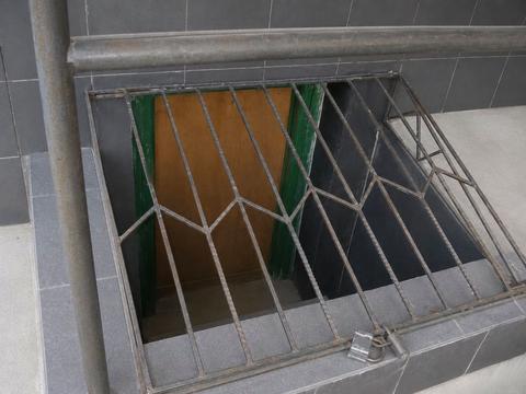 комерційна за адресою Корольова вул., 48Б