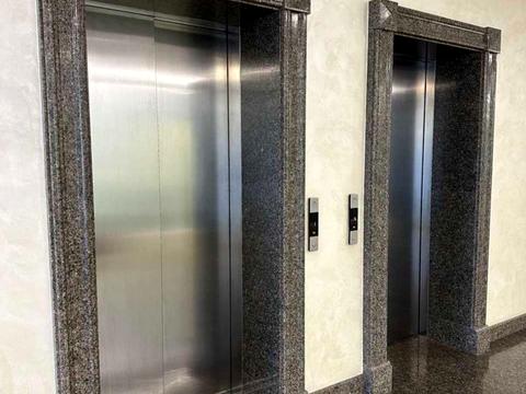комерційна за адресою Арсенальна пл., 23