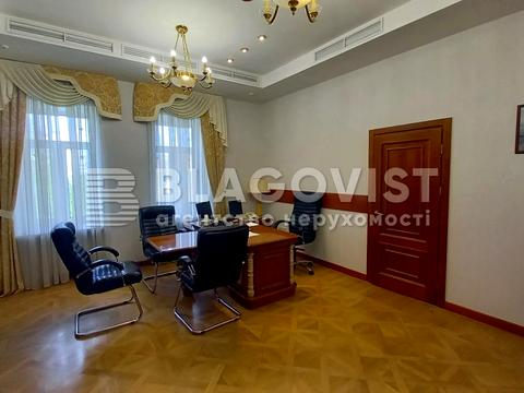 коммерческая по адресу Константиновская ул., 32б