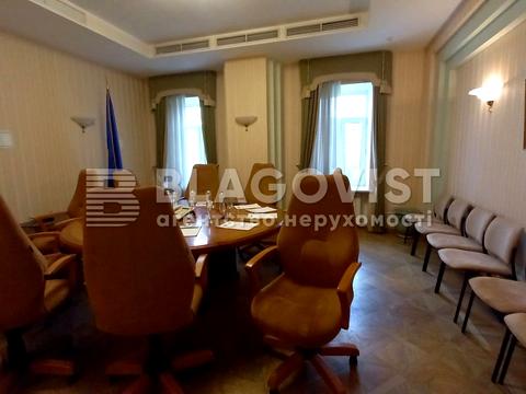 коммерческая по адресу Константиновская ул., 32б