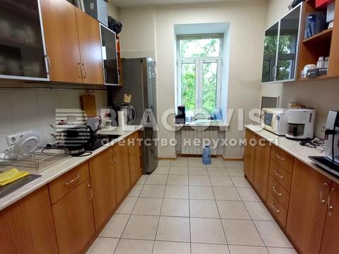 коммерческая по адресу Константиновская ул., 32б