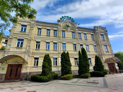 комерційна за адресою Костянтинівська вул., 32б