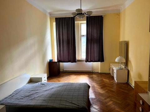 квартира за адресою Пекарська вул., 35