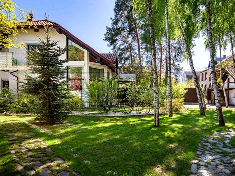 будинок за адресою Центральна, 2