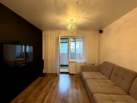квартира за адресою Лариси Руденко вул., 5