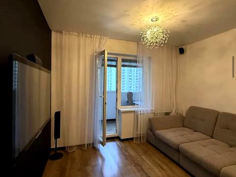 квартира за адресою Лариси Руденко вул., 5