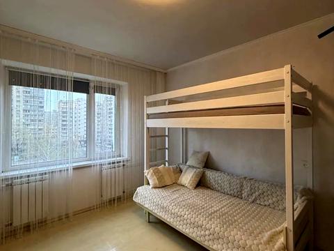 квартира за адресою Лариси Руденко вул., 5
