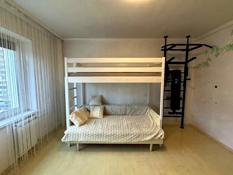 квартира за адресою Лариси Руденко вул., 5