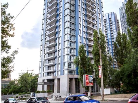 паркомісце за адресою Джона Маккейна вул. (Івана Кудрі), 7
