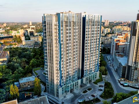 паркомісце за адресою Джона Маккейна вул. (Івана Кудрі), 7