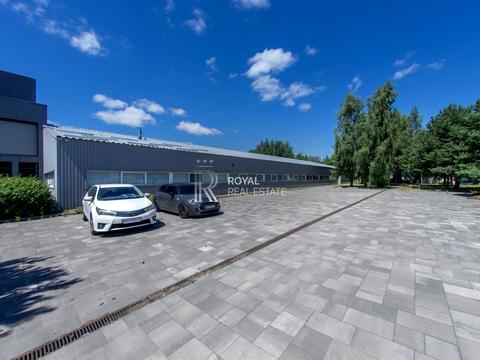комерційна за адресою Фіалкова, 1