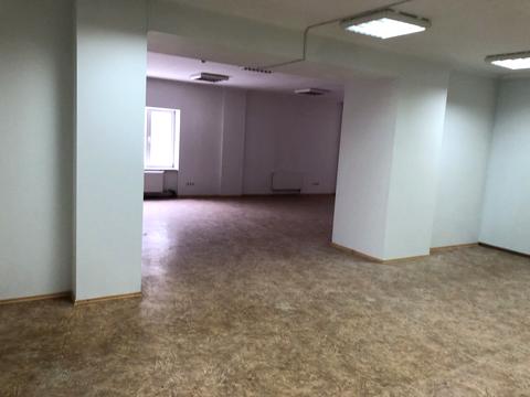 комерційна за адресою Пирогівський Шлях вул. (Червонопрапорна), 34