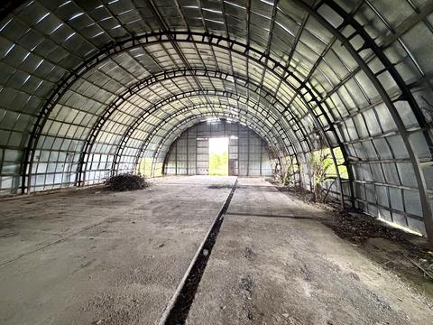 комерційна за адресою Молодіжна, 1