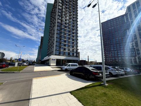 комерційна за адресою Родини Крістерів вул., 2