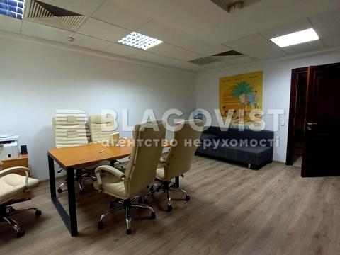 коммерческая по адресу Константиновская ул., 32б