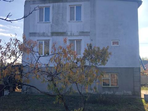 будинок за адресою Вишнева, 45