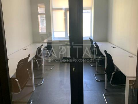 комерційна за адресою Євгена Гуцала пров. (Кутузова), 3