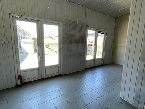 комерційна за адресою Базарна вул., 11