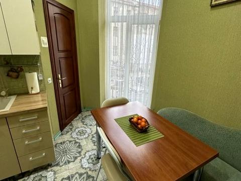 квартира за адресою Олександра Кониського вул. (), 6