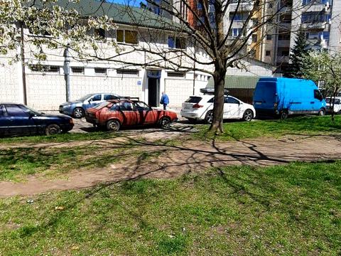 комерційна за адресою Червоної Калини просп., 71