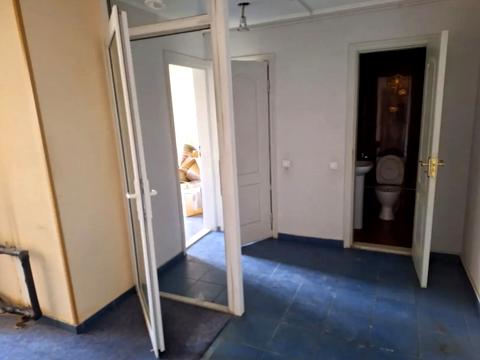 комерційна за адресою Борщагівська вул., 145